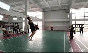 斯卢茨基：对手核心球员我们限制得不是特别好，给了很多机会